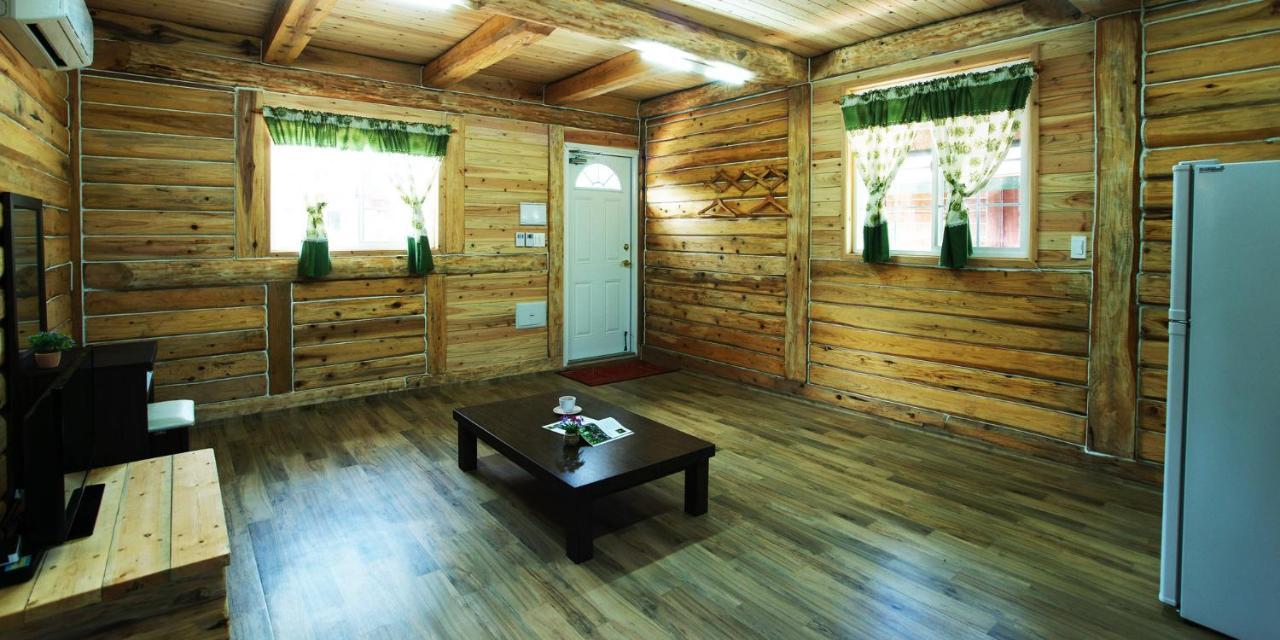 مدينة سيوجويبو Jeju Joa Log Pension المظهر الخارجي الصورة