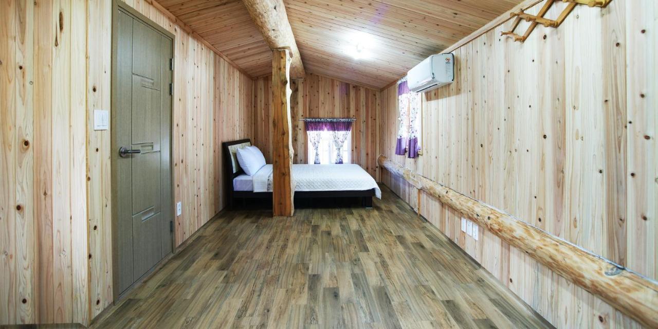 مدينة سيوجويبو Jeju Joa Log Pension المظهر الخارجي الصورة